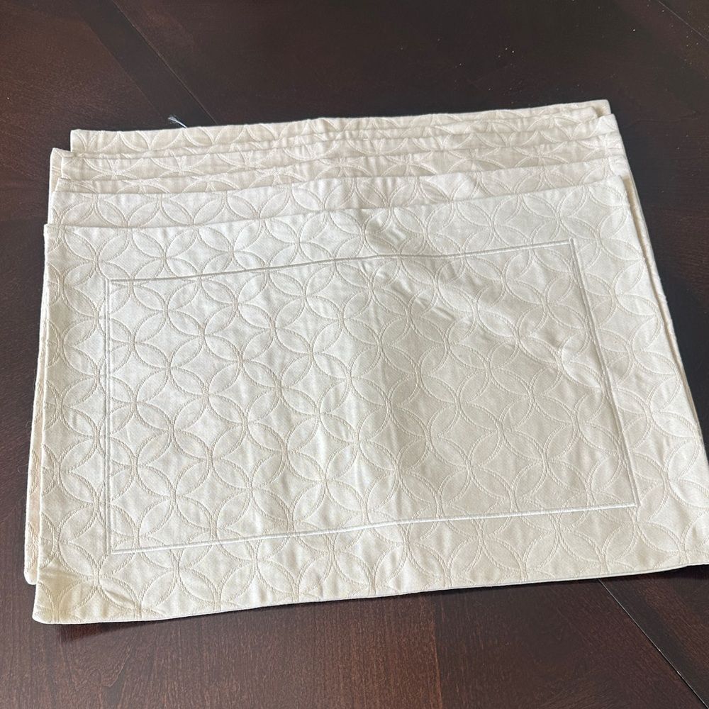Fieldcrest Luxury (6) Rectangular Cream Placemats 14”x20”